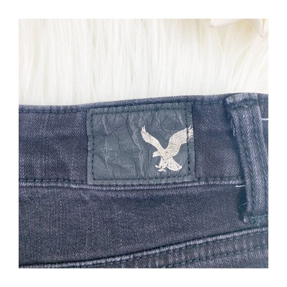 American Eagle Hi-Rise Shortie Black Distressed Wash Denim Shorts Women's Size 2 - Picture 3 of 6